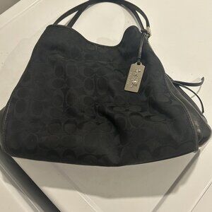 COACH PURSE HANDBAG USED IN GOOD CONDITION